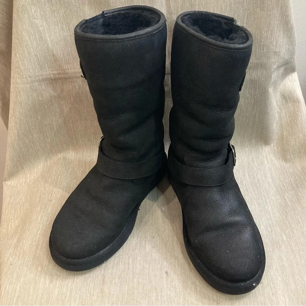 UGG Sz 6 Sutter  Water Resistant Mid-Calf Moto Leather Sheerling Lined Boots